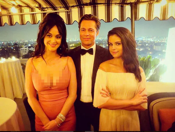 Katy Perry dan Selena Gomez pose bareng © Instagram.com/derekblasberg