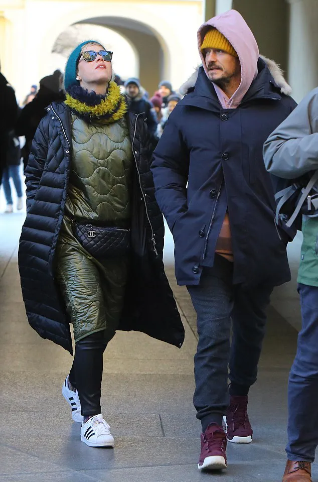 Katy dan Orlando tertangkap kencan © dailymail.co.uk