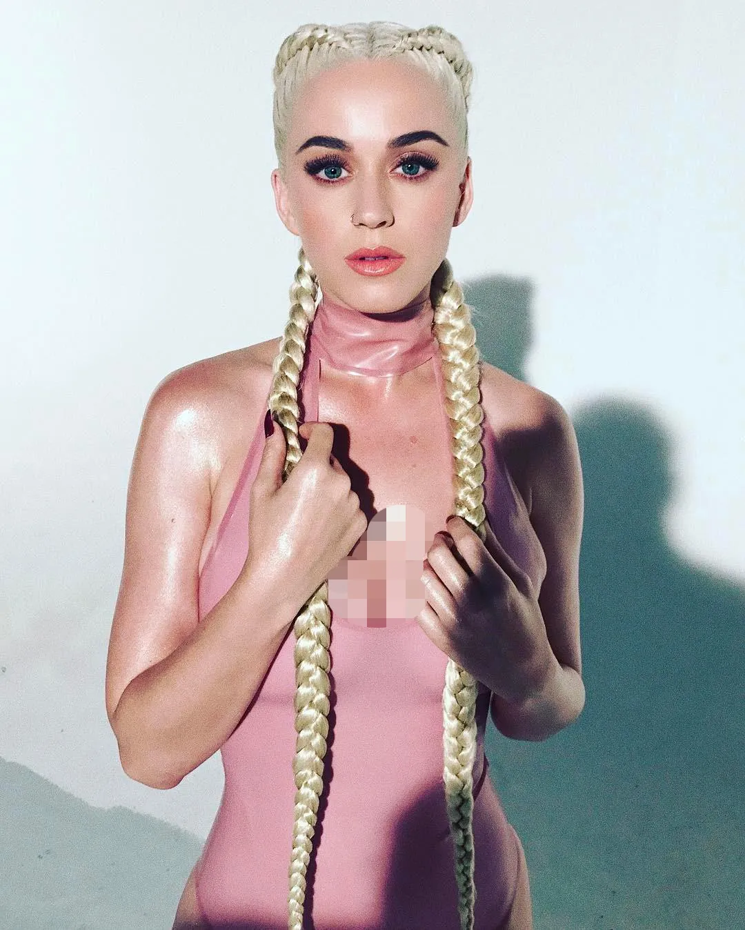 Ketika Katy berdandan ala The Kardashians © instagram.com/katyperry