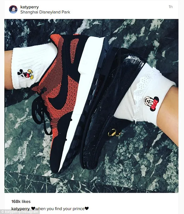 Katy dan Orlando couple-an kaus kaki! © instagram.com/katyperry