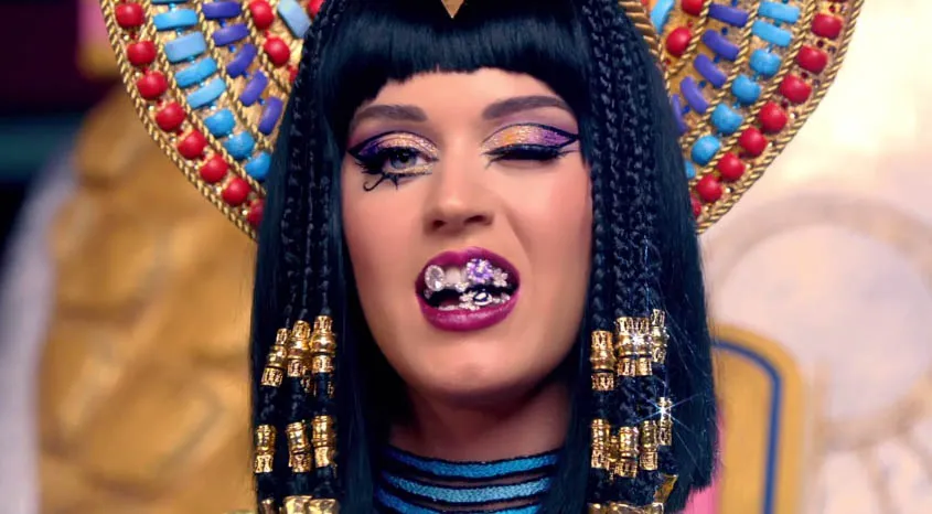 Katy Perry menjelma jadi Cleopatra. ©YouTube/KatyPerryVEVO