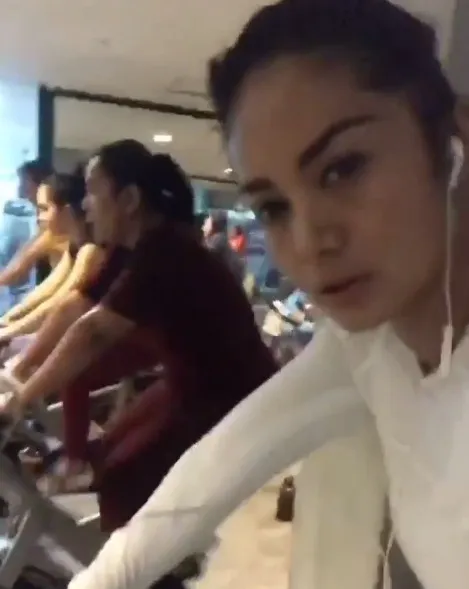 Beberapa waktu terakhir, KD makin rajin olahraga © Instagram.com/krisdayantilemos