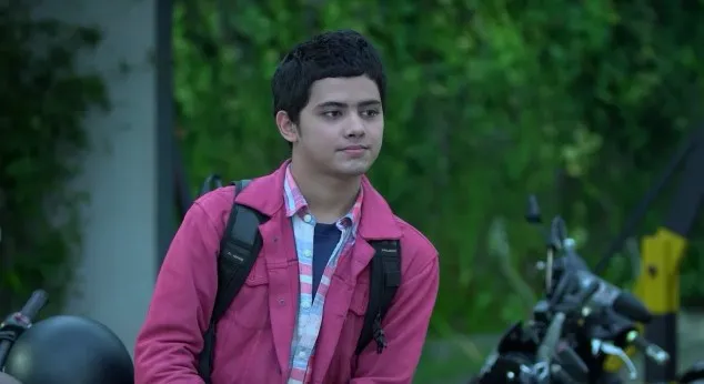 Aliando Syarief memerankan sosok Darwin (credit: SinemArt)