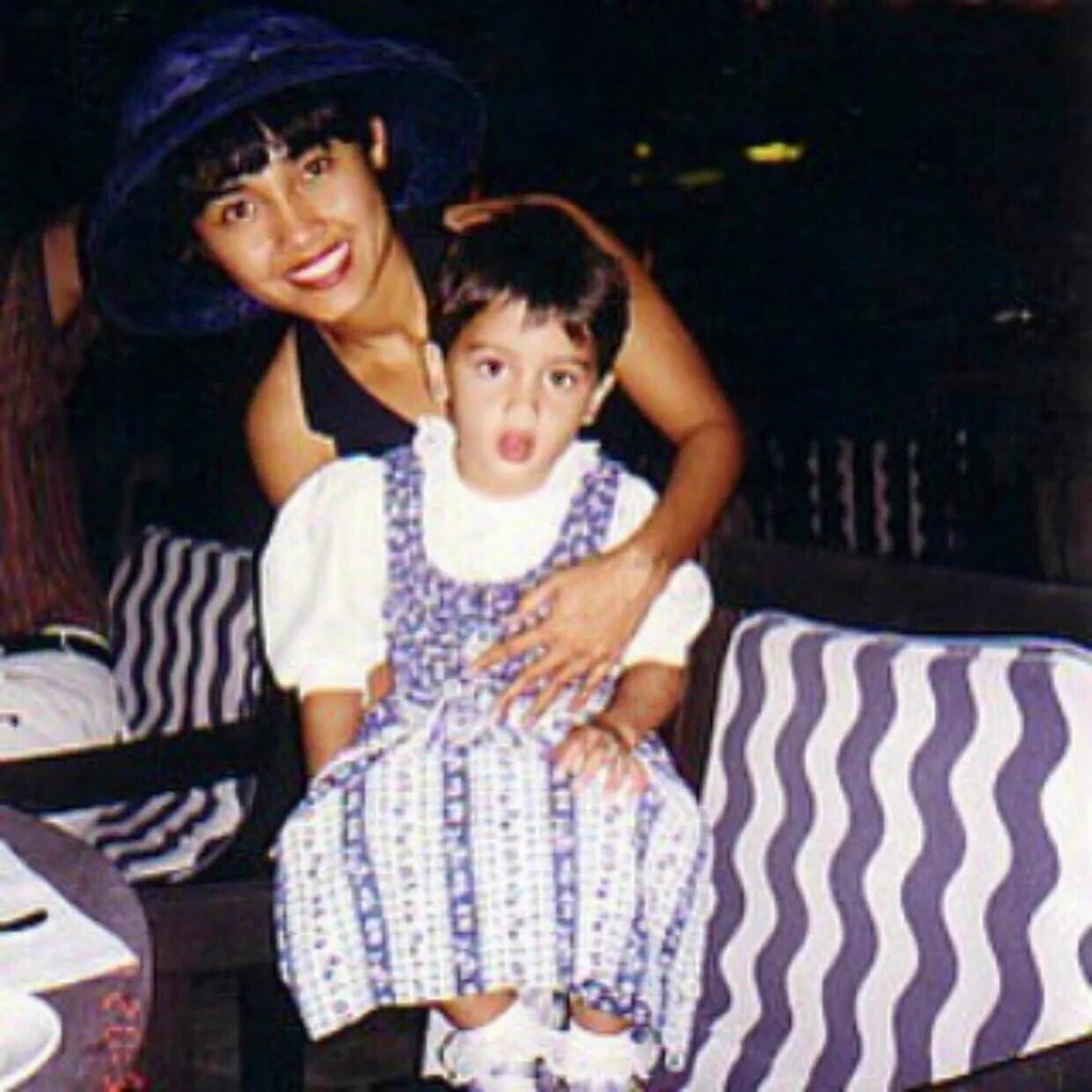 Cinta Laura dan ibu (credit: istimewa)