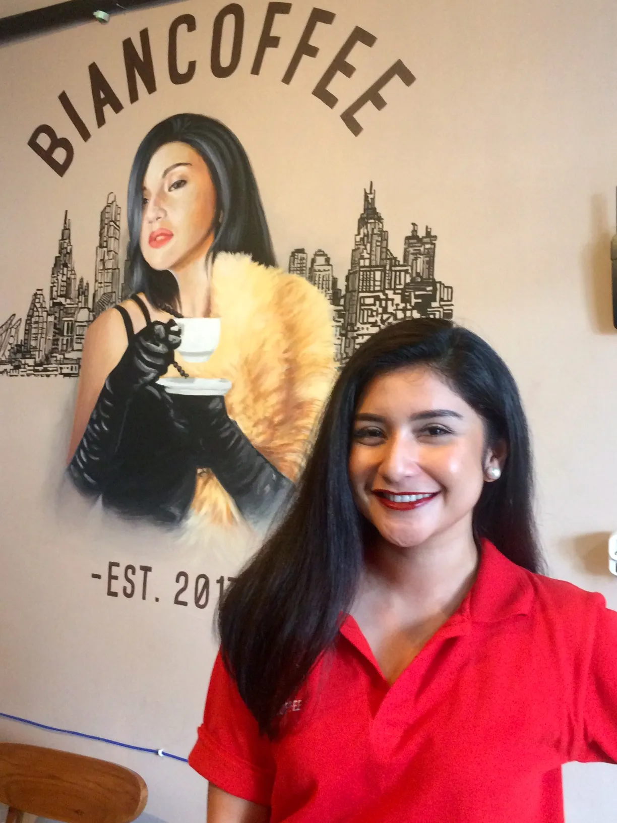 Bukan cuma ingin membuat bangga orang tua, Bianca Liza juga menjadikan kedai kopi sebagai investasi jangka panjangnya © KapanLagi.com/Sahal Fadli