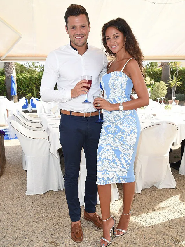 Congrats for the wedding! ©fameflynet.com