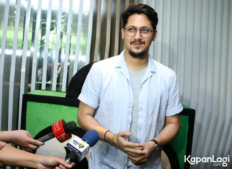 Keenan Pearce tertarik mengungkap kisah inspiratif pemilik brand kopi ternama © KapanLagi.com®/Agus Apriyanto