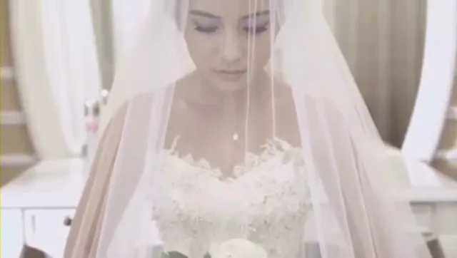 Wajah Chelsea Olivia tampak cantik di balik wedding veils © Instagram.com/thebridestory