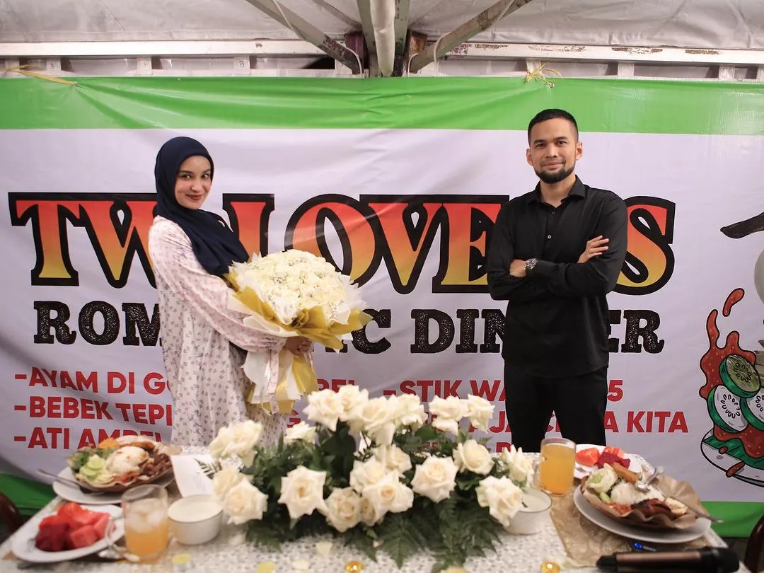 Kejutan Makan Malam Romantis Teuku Wisnu ke Istri (Credit: Instagram/shireensungkar)