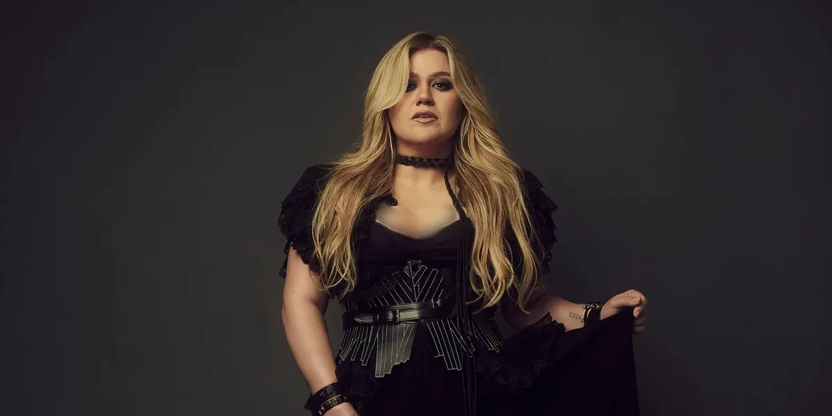 Kelly Clarkson - Red Flag Collector