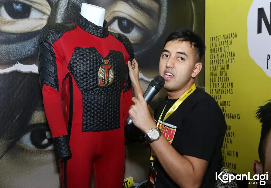 Syuting pakai baju superhero, Kemal jadi tahu perasaan Batman/©KapanLagi.com®/Budy Santoso