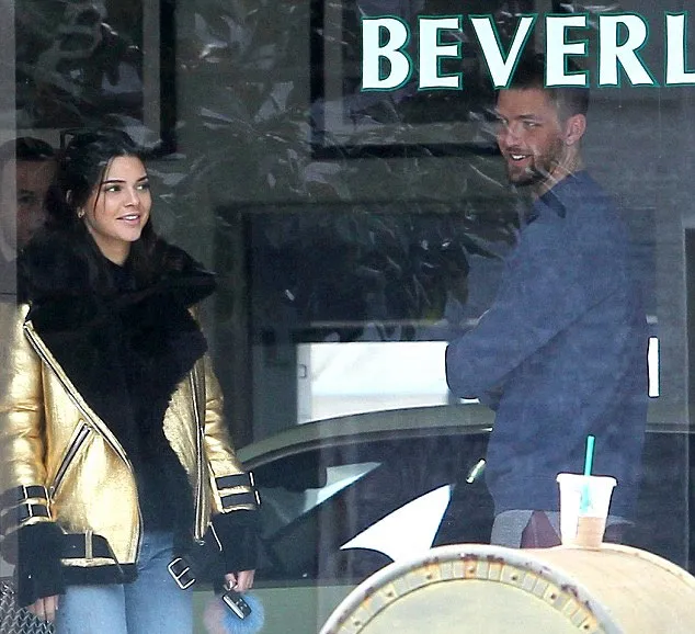 Kendall Jenner tertangkap kamera kencan dengan sang mantan © Dailymail.co.uk