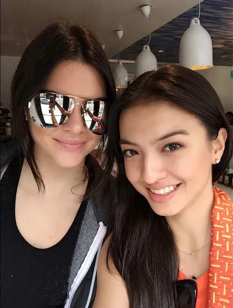 Raline Shah dan Kendall Jenner berpose bersama © Instagram/Raline Shah