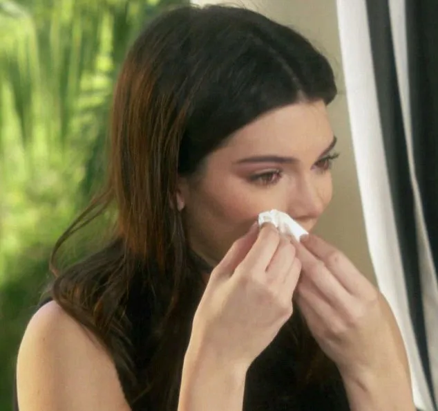 Tangis Kendall pecah saat mendengar pengakuan Bruce @ E!