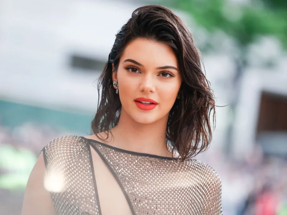 Kendall, model dengan bayaran termahal © Look Magazine