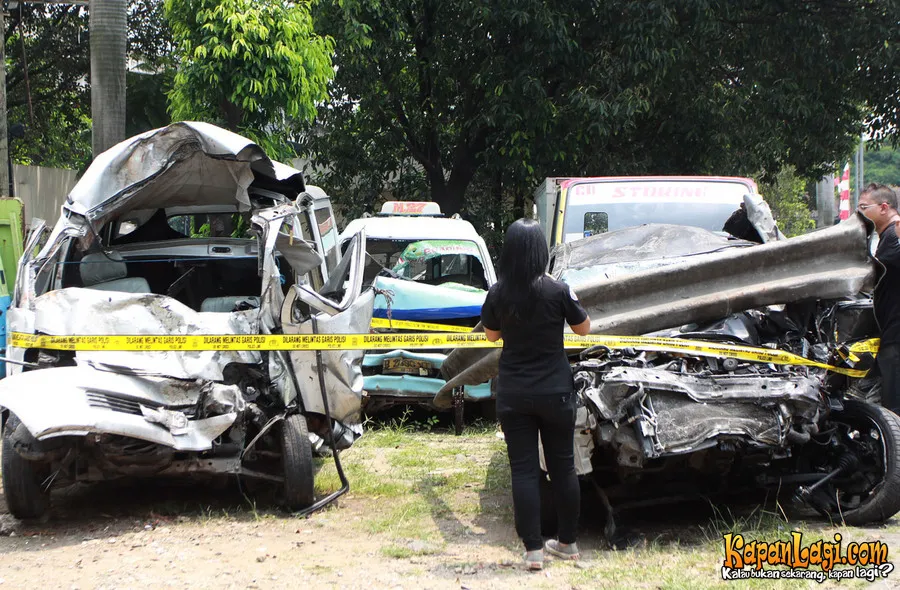 Foto Mobil Kecelakaan Anak Ahmad Dhani - Rommy Car