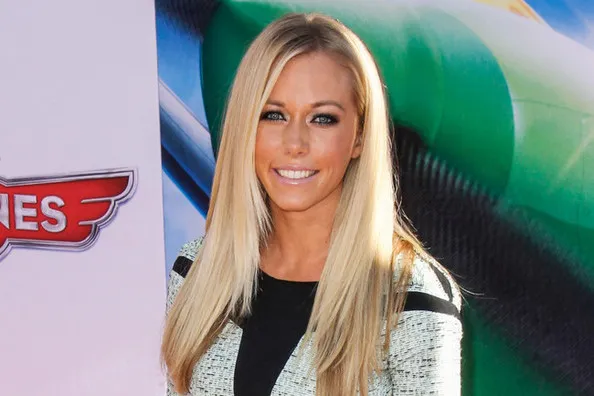 Kendra Wilkinson @ zimbio.com