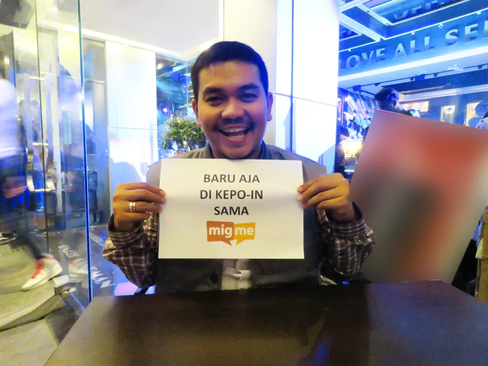 Mau kepoin Indra Bekti dan artis-artis lainnya? Langsung deh install MigMe sekarang © MigMe