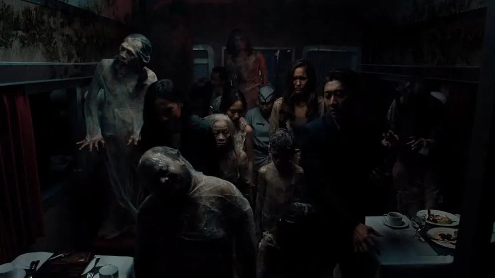 Banyak makhluk tak 
kasat mata di film KERETA BERDARAH (c) MVP Pictures