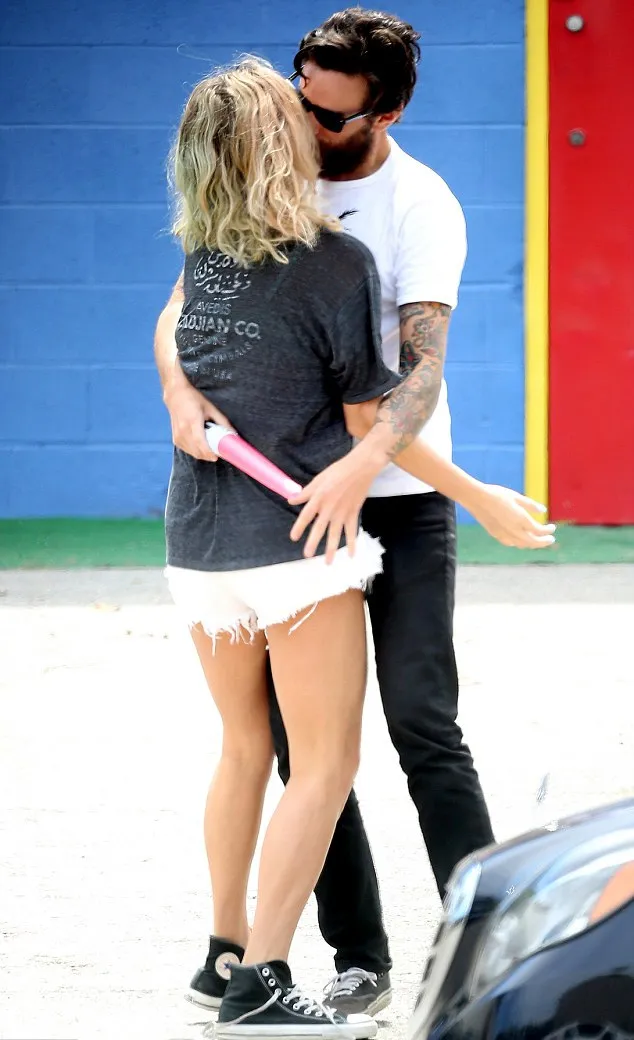 Kesha @ dailymail.co.uk