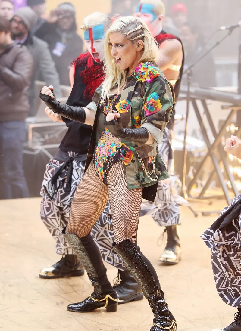 Kesha @ justjared.com