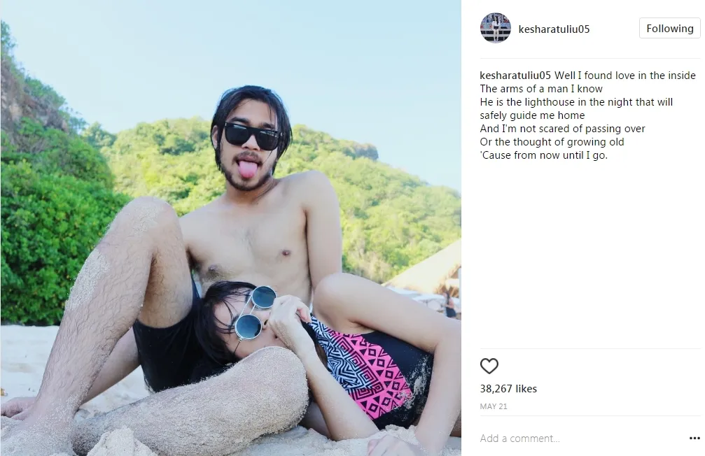 Postingan instagram Kesha Ratuliu kerap memicu perdebatan netizen. 姆nstagram.com/kesharatuliu