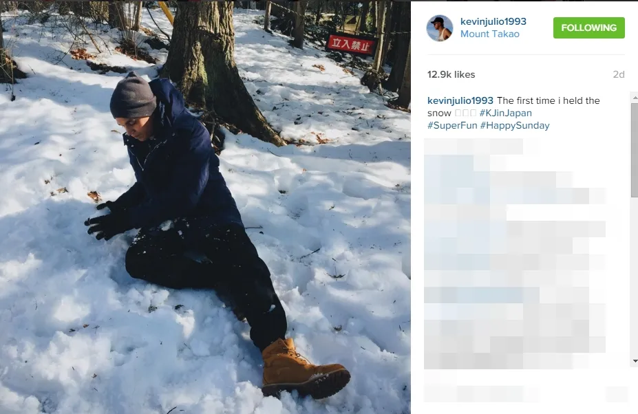 Kevin Julio pertama kali pegang salju di Jepang ©instagram/kevinjulio1993