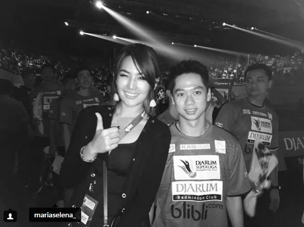 Maria dan Kevin saat foto bareng di Februari 2017 © instagram.com/kevin_sanjaya