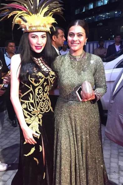 Kezia terpesona dengan kecantikan dan keramahan Kajol © instagram.com/itskeziakaramoy