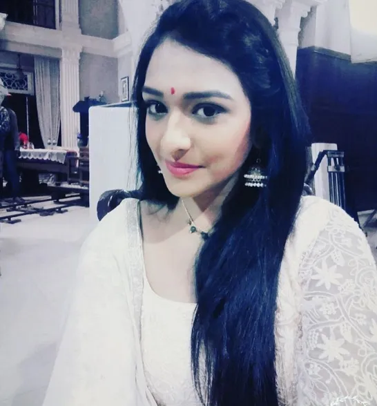 Aishwarya Khare, si putri biru yang cantik ©instagram/aishwarya_khare