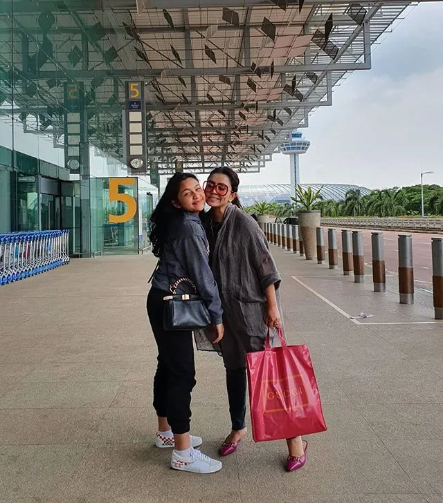 © instagram.com/mayangsaritrihatmodjoreal