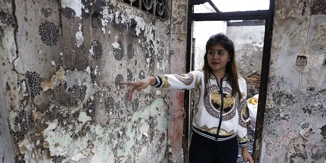 Kebakaran yang menimpa rumah Khori LIDA (credit: Kapanlagicom/Agus Apriyanto)