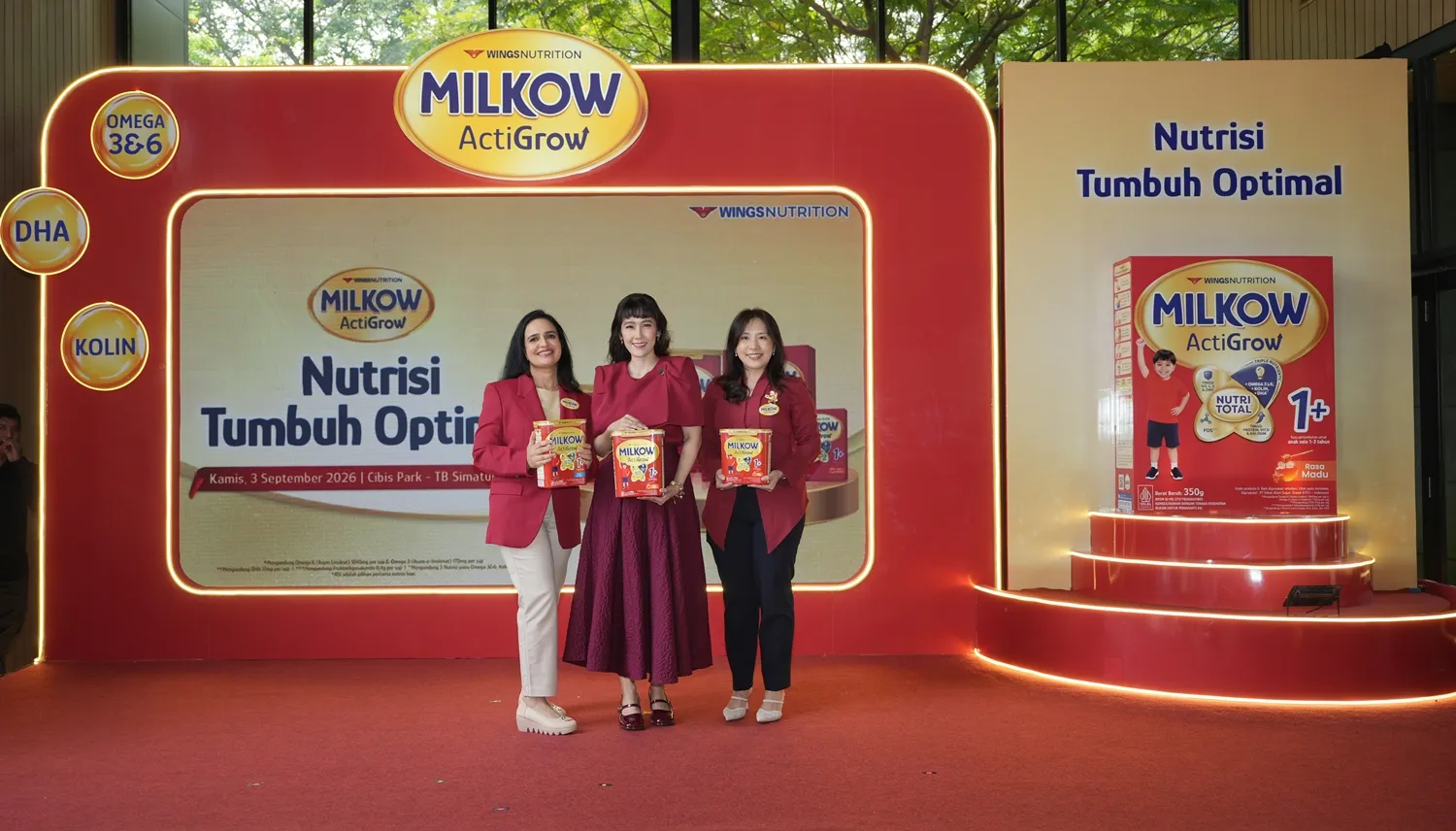 Head of Marketing WINGS Nutrition Preeti Chopra Bhatnagar, Brand Ambassador MILKOW ActiGrow Ardina Rasti, dan Marketing Director WINGS Nutrition Yolanda Djaja Sastra. (c) Istimewa