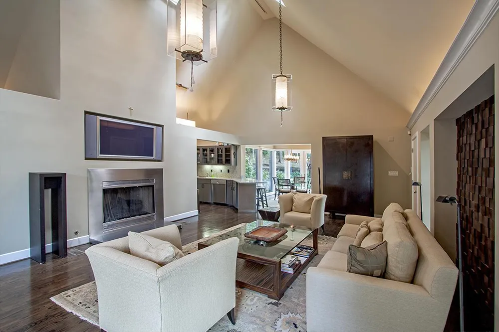 Salah satu ruangan di rumah Nicole dan Keith yang dijual © Variety