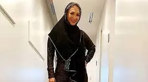 Potret Kiki Fatmala Mengenakan Hijab (Sumber: Instagram/@qq_fatmala)