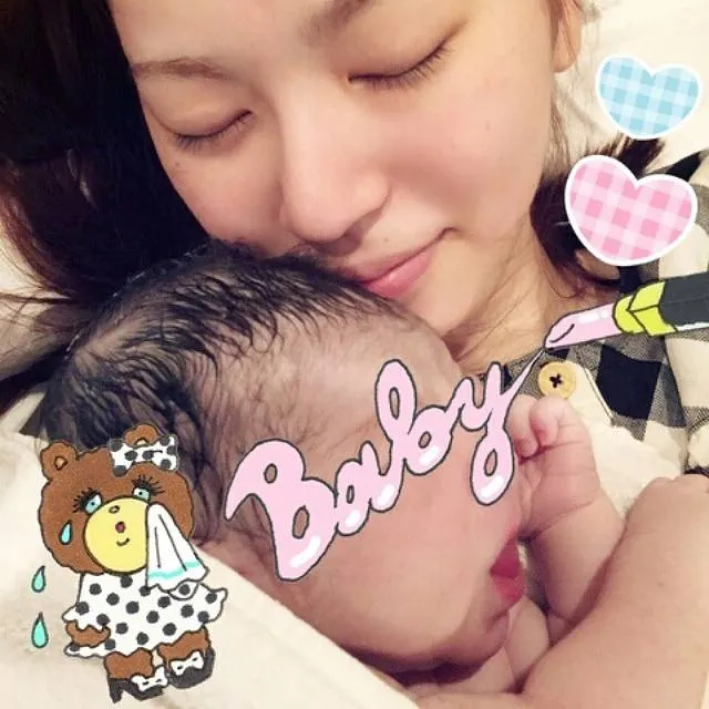 Foto yang diunggah Kikuchi di Instagram untuk memberitahukan kelahiran sang putra © Instagram/Ayaka_fficial06
