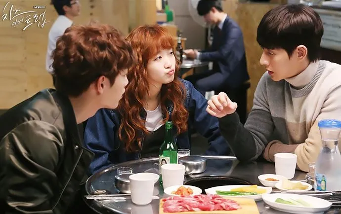 Pemirsa nyatanya lebih memilih Yoo Jung (Park Hae Jin) ketimbang Baek In Ho (Seo Kang Joon). ©tvN