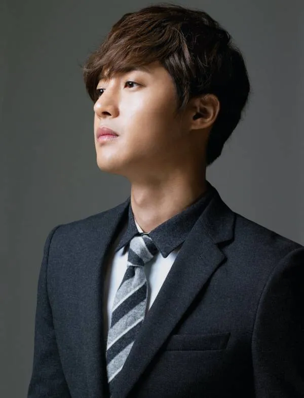 Benarkah salah satu pangeran drama Korea, Kim Hyun Joong terlibat aksi kekerasan? @allkpop.com