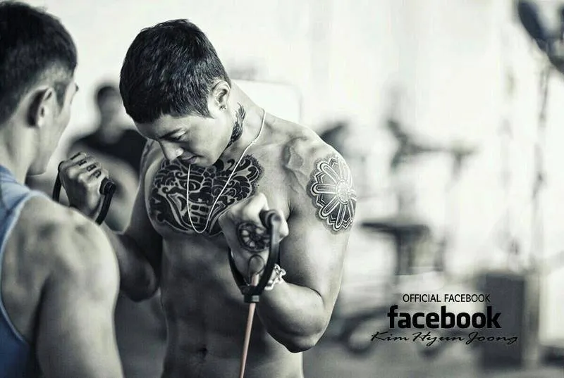Kim Hyun Joong memiliki otot yang terbentuk. ©allkpop.com