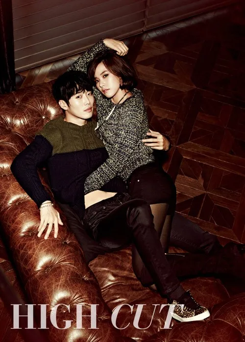 Pictorial dua bintang Scandal. ©soompi.com