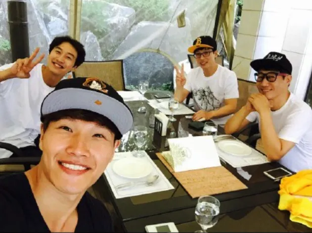 Bayaran Kim Jong Kook di China yang luar bias mahal, bahkan hampir menyaingi Kim Soo Hyun. ©soompi.com