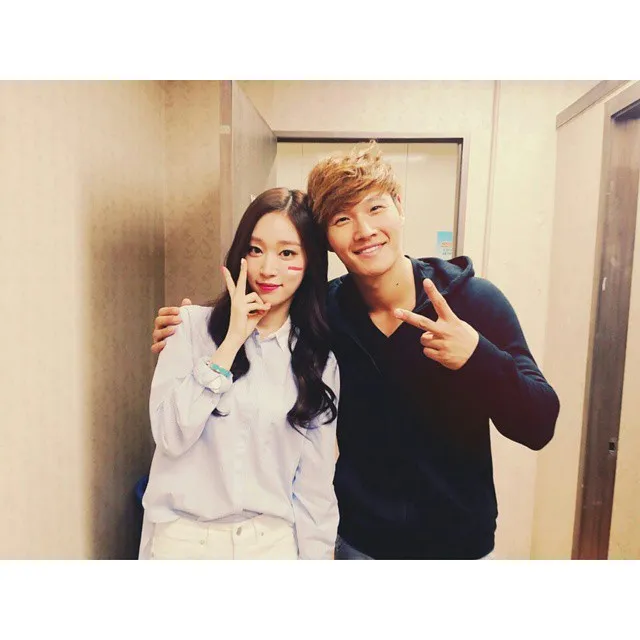 Kim Jong Kook saat berfoto bersama Soya. ©Instagram/Soya