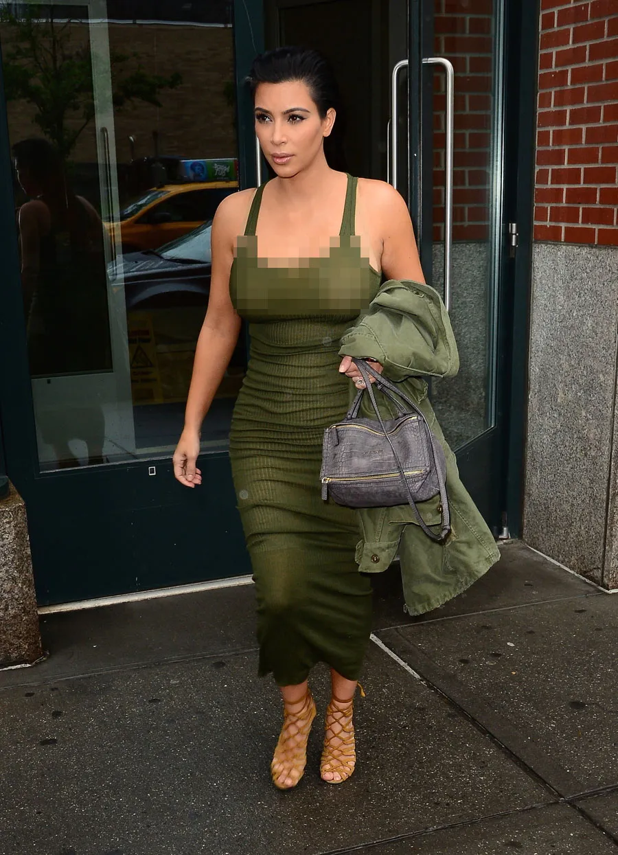 Kim Kardashian disebut melakukan operasi plastik © Splashnews