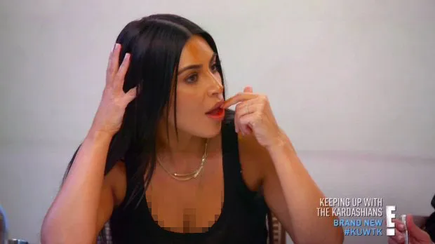 Pada video teaser untuk episode Keeping Up With The Kardashians, Kim mengatakan kalau ia ingin memiliki anak ketiga © E!/Metro.co.uk