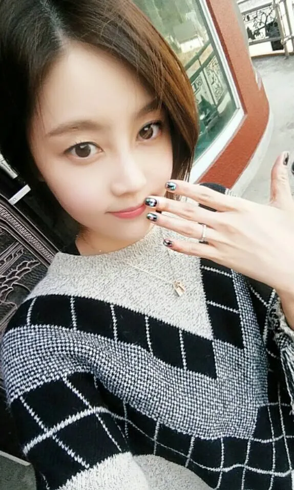Selfie Kim Sa Eun sebelum suaminya wajib militer © Kim Sa Eun Facebook