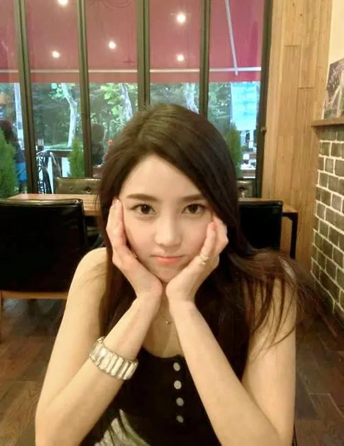 Kim Sa Eun, istri Sungmin Super Junior yang curhat karena akan segera ditinggal berangkat wajib militer. ©soompi.com