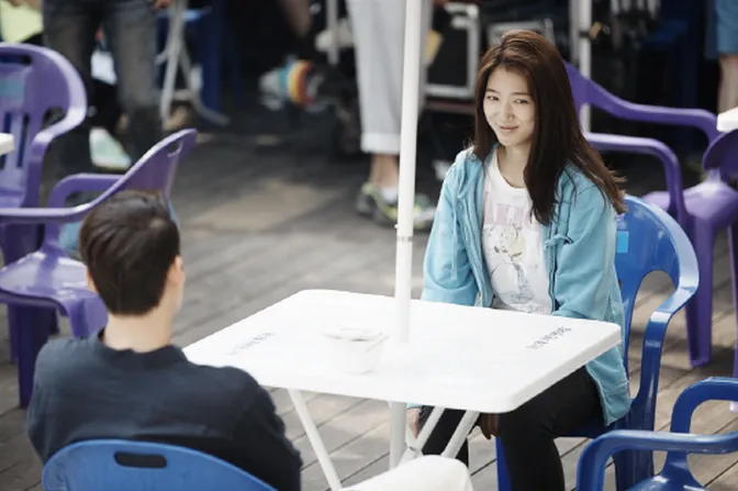 Kim Woo Bin dan Park Shin Hye 'The Heirs' @soompi.com