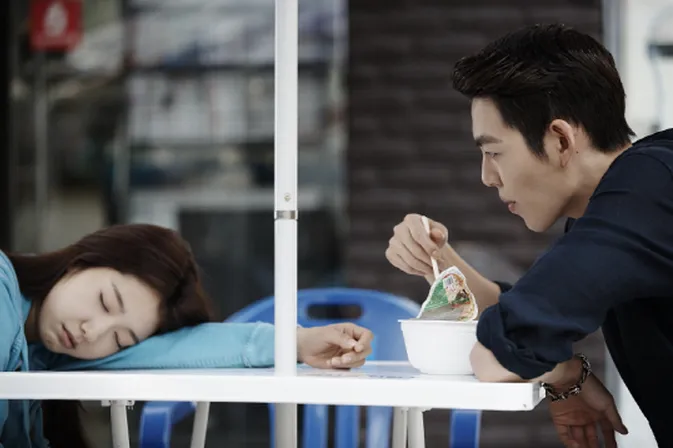 Kim Woo Bin dan Park Shin Hye 'The Heirs' @soompi.com