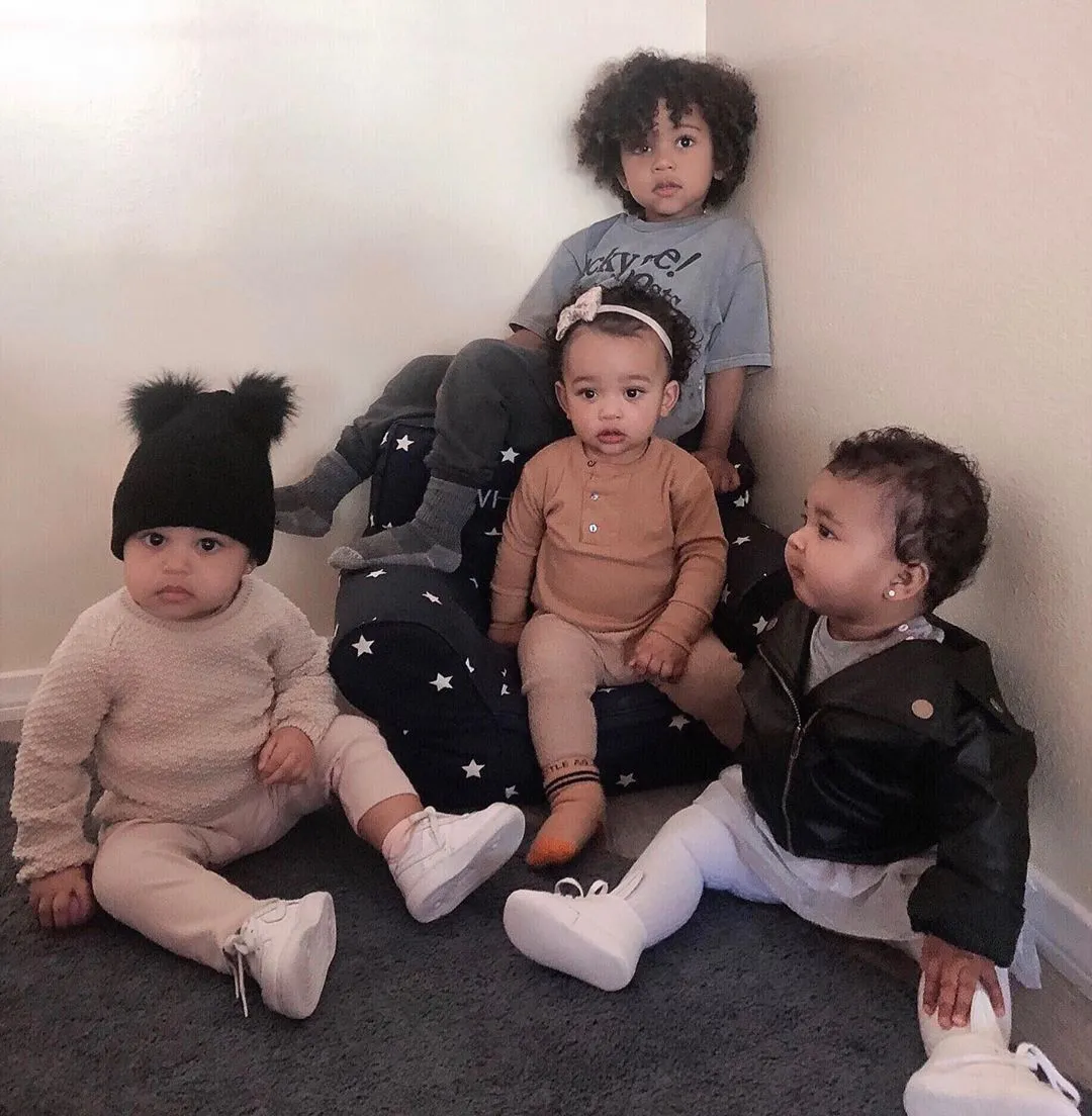 Cuma Stormi yang paling sadar kamera! © instagram.com/kimkardashian