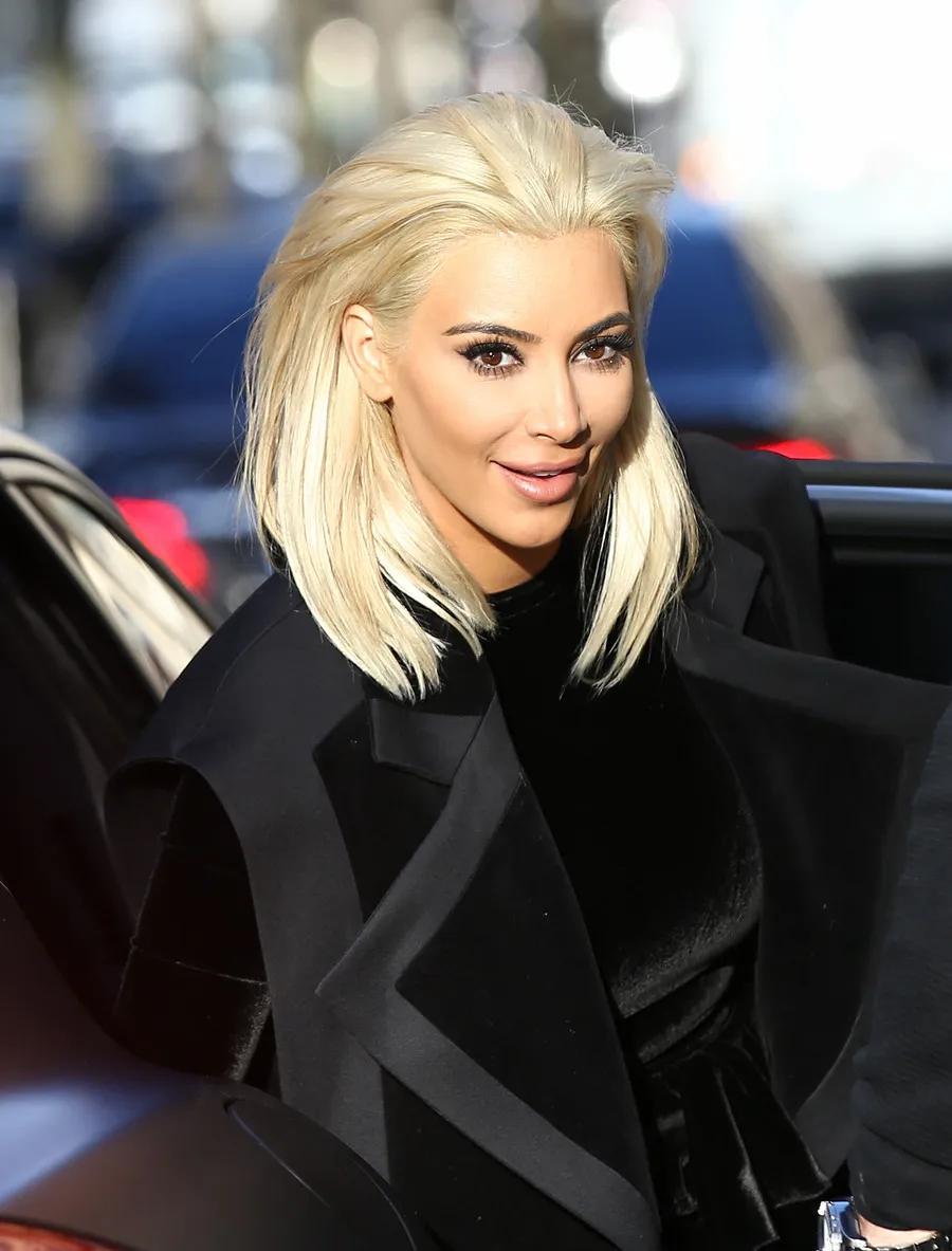 Kim pamer foto panas melalui akun Instagram-nya ©fameflynet.com